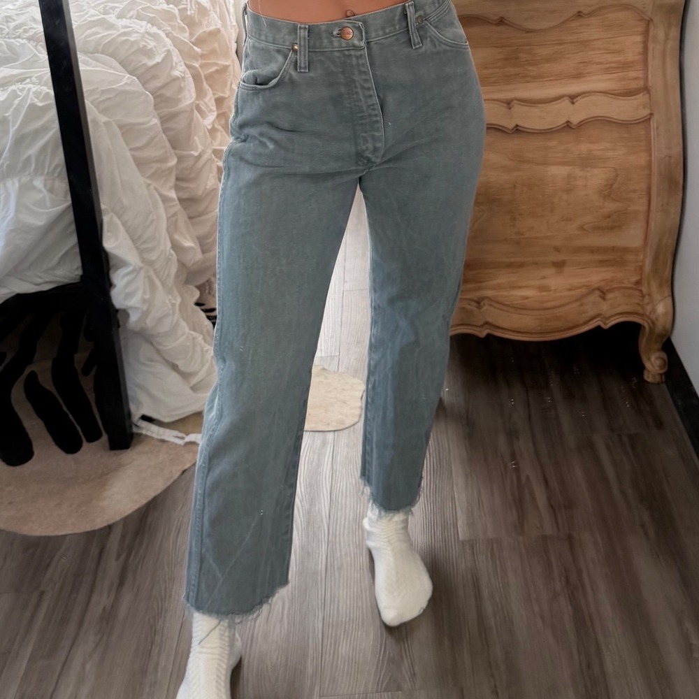 Vintage Wrangler Straight Leg High Rise Raw Hem Sage Green Jeans Size 29